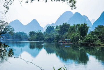 有没专门帮人贷款的人