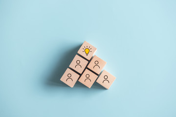 有没专门帮人贷款的人