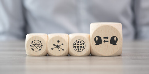 有没专门帮人贷款的人